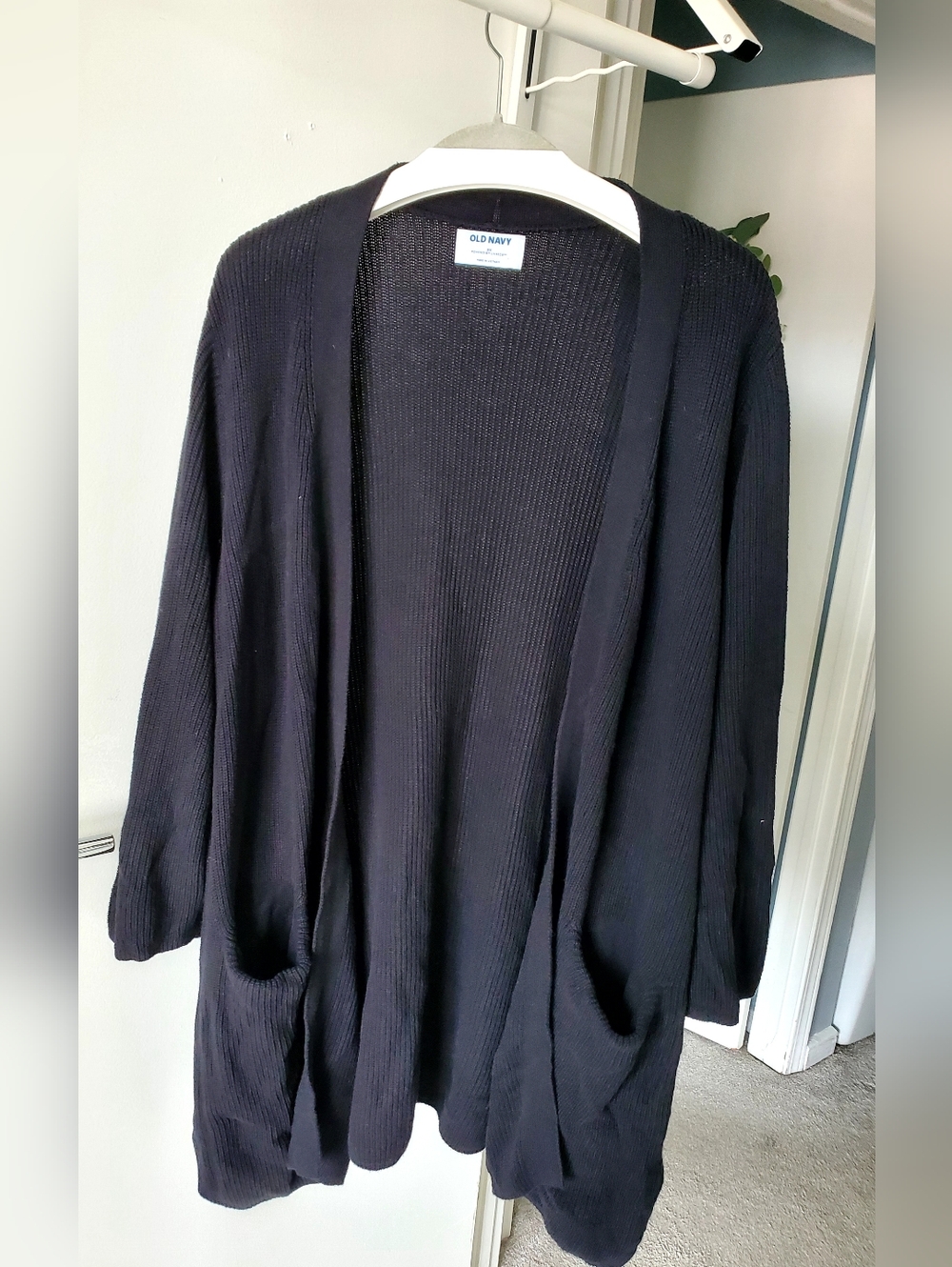 OLD NAVY BLACK CARDIGAN PLUS SIZE 3X - WILL BE DONATING AT END OF MONTH